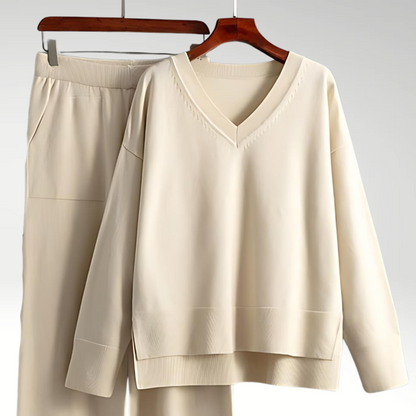 Izabela | Luksusowy dwuczęściowy zestaw z dekoltem w serek